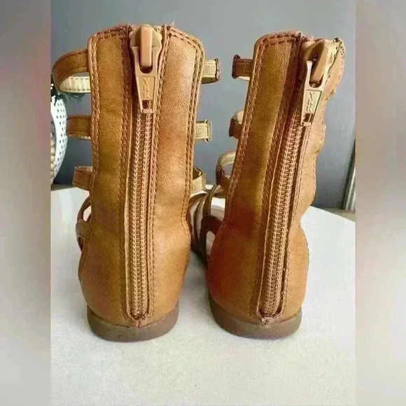 Children's Place Gladiator Faux Leather Sandals (SH23) - Picture 6 of 8